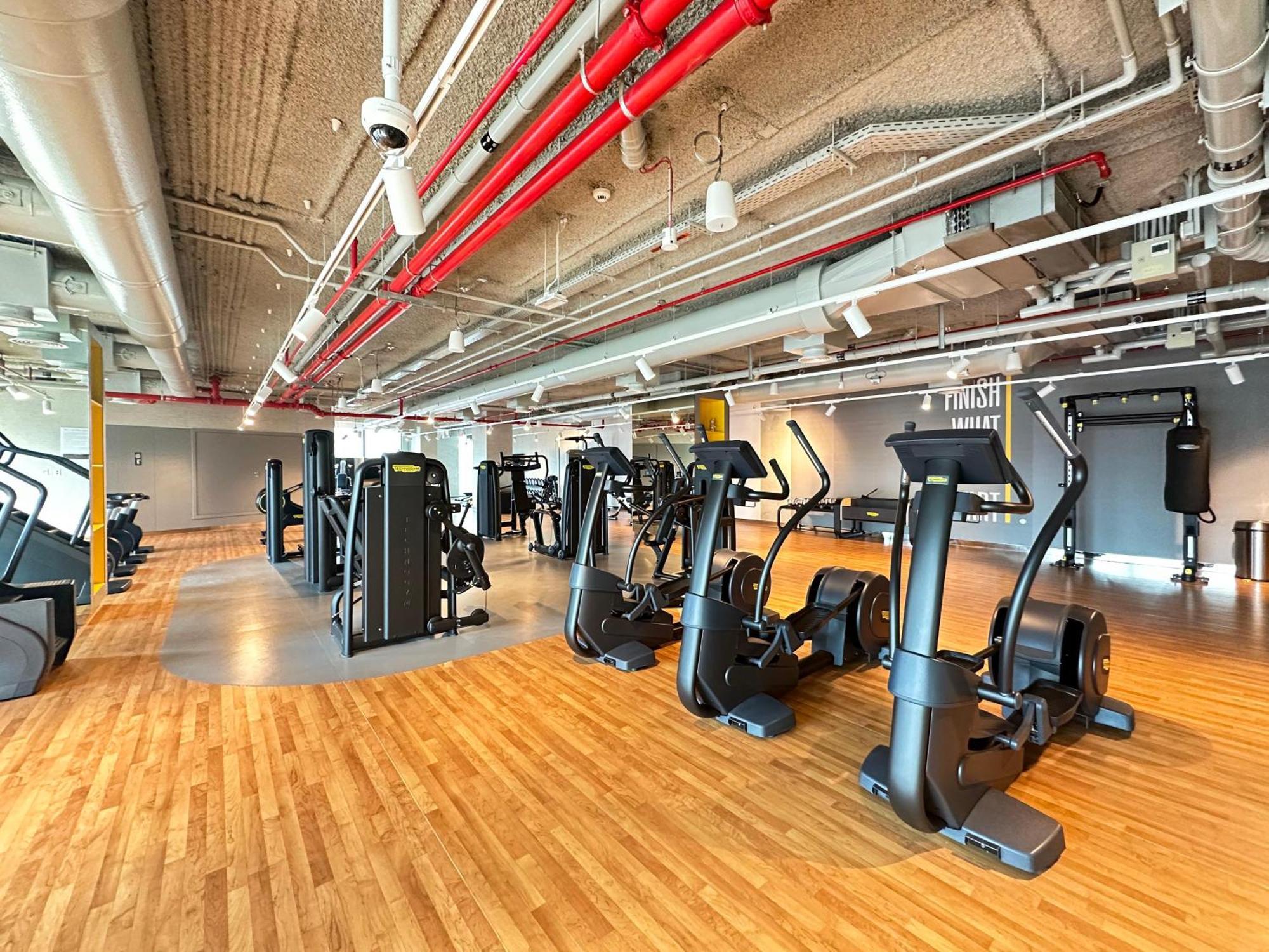 4br With Spacious Balcony & Stunning Burj Khalifa Views