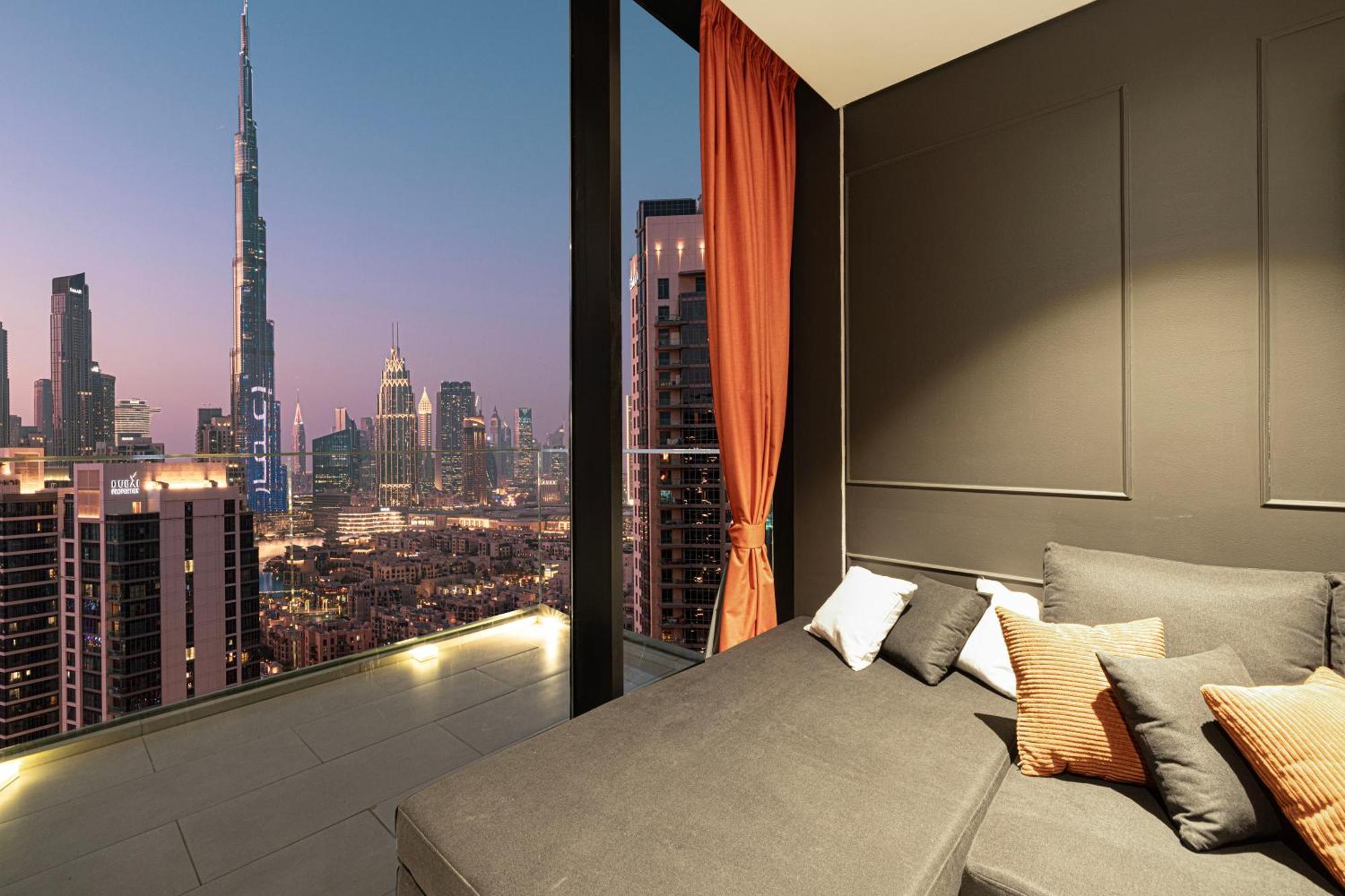 2br Burj Khalifa View, Table Game & Arcade- 26thfl * Dubai