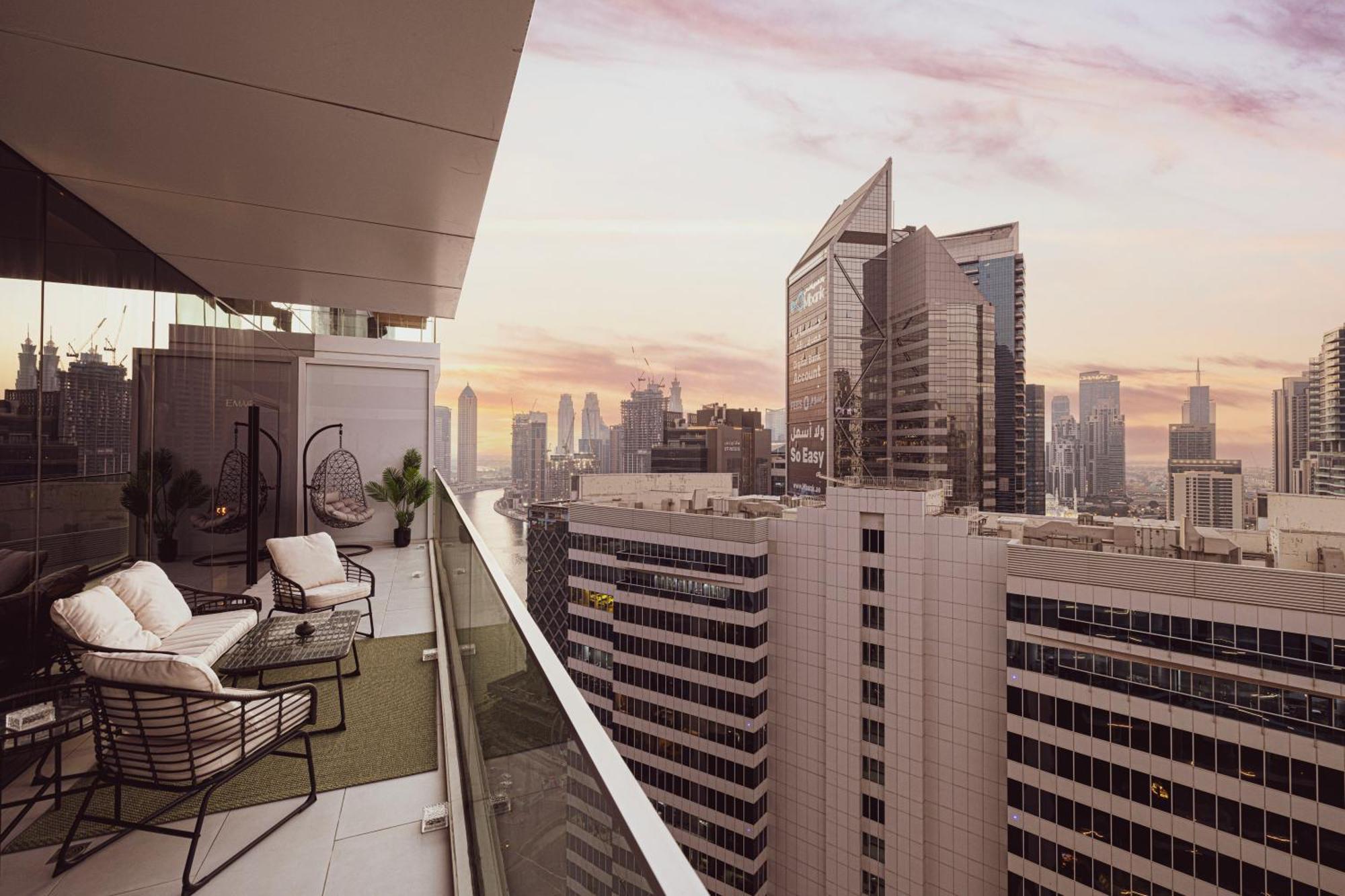 2br Burj Khalifa View, Table Game & Arcade- 26thfl