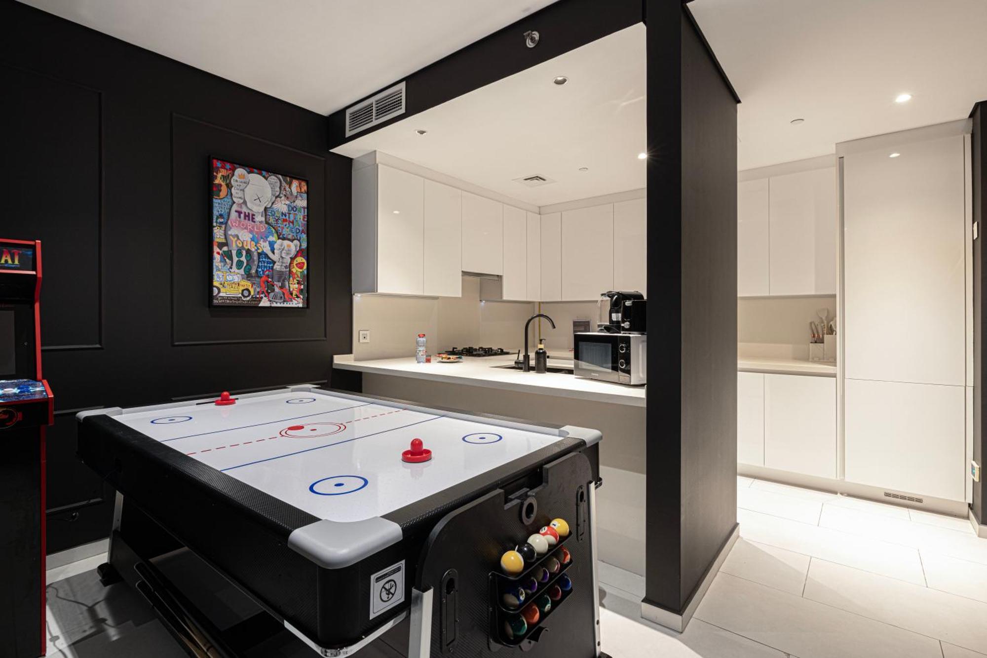 Apartment 2br Burj Khalifa View, Table Game & Arcade- 26thfl