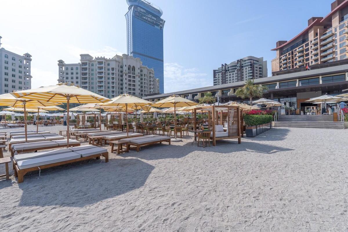 Apartment 3-bed Sleeps 7 In Palm Jumeirah Dubai