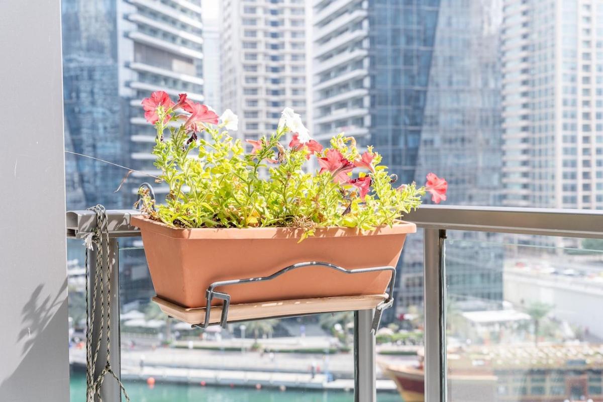 Marina Oasis Cozy 1-bed Flat With Stunning Views