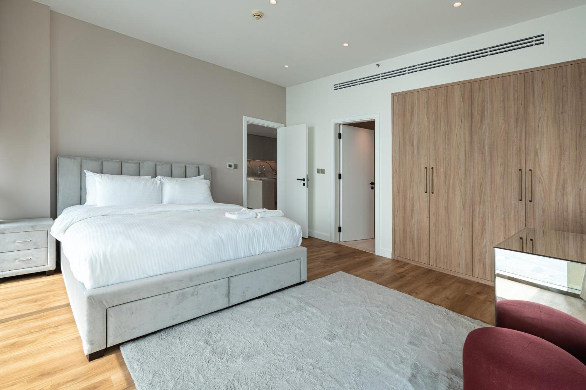 Apartment Upgraded 1br On A High Floor Of Liberty House,difc - Allsopp&allsopp *