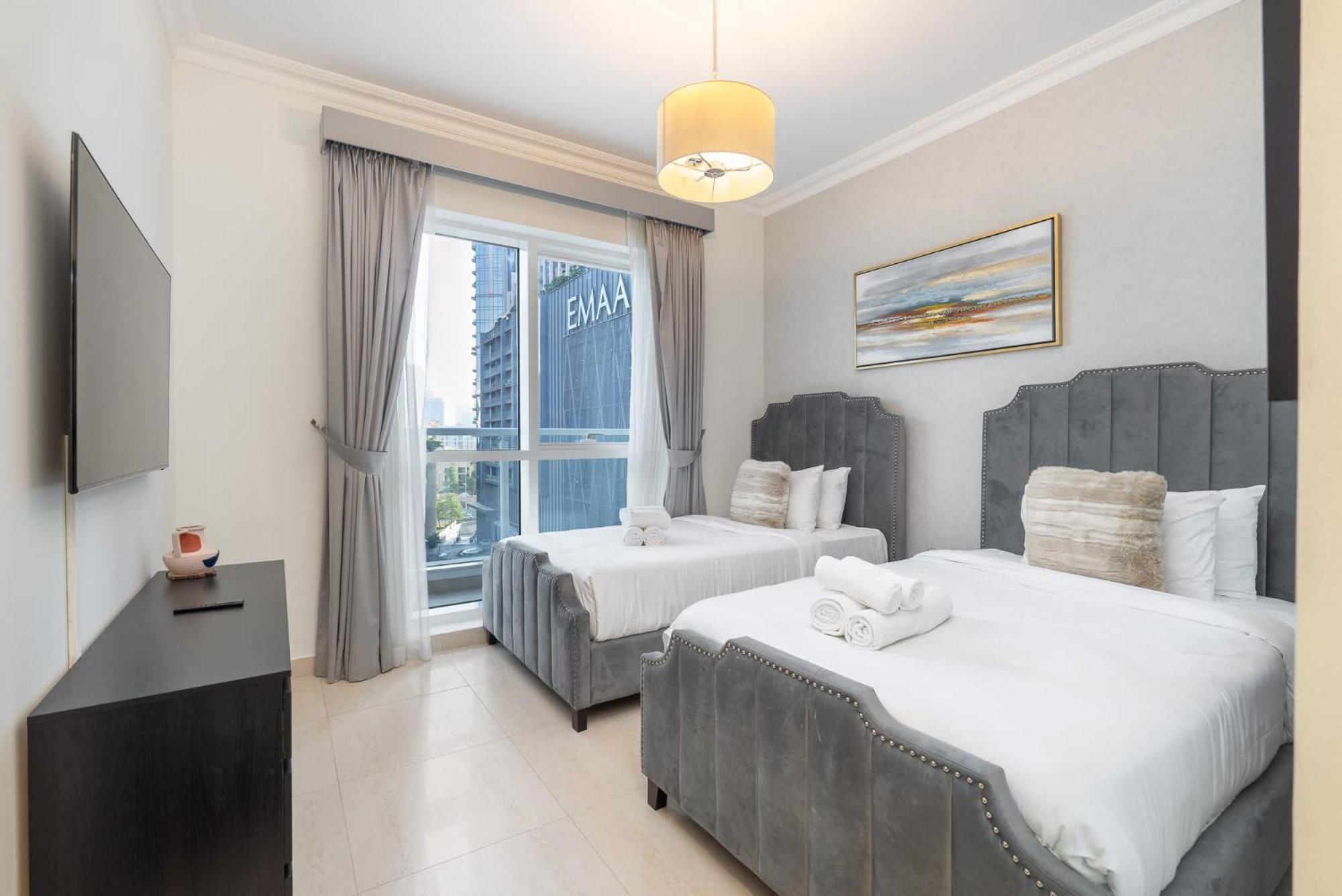 Apartment Absolutely Stunning 3 Bedroom In Downtown