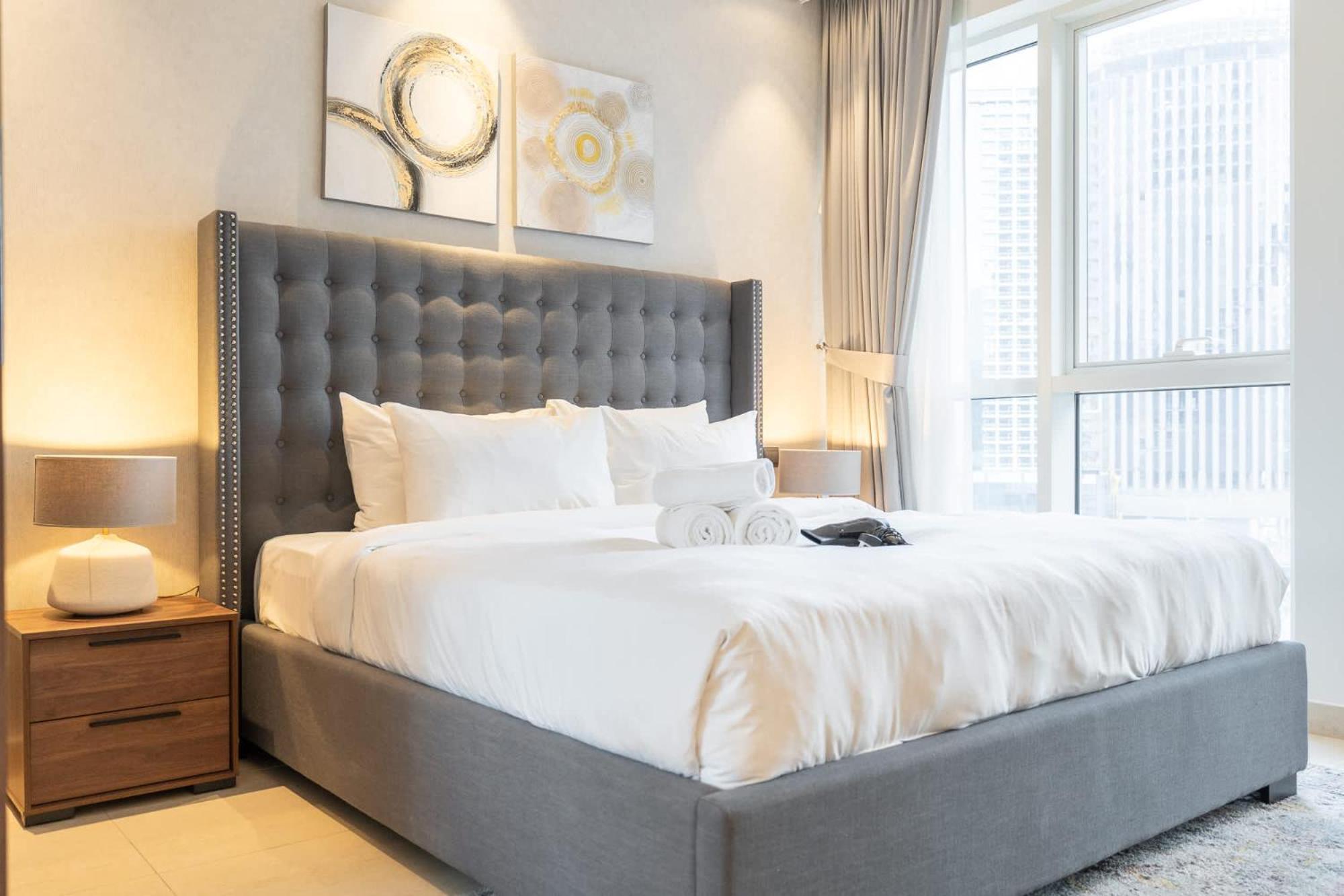 Absolutely Stunning 3 Bedroom In Downtown