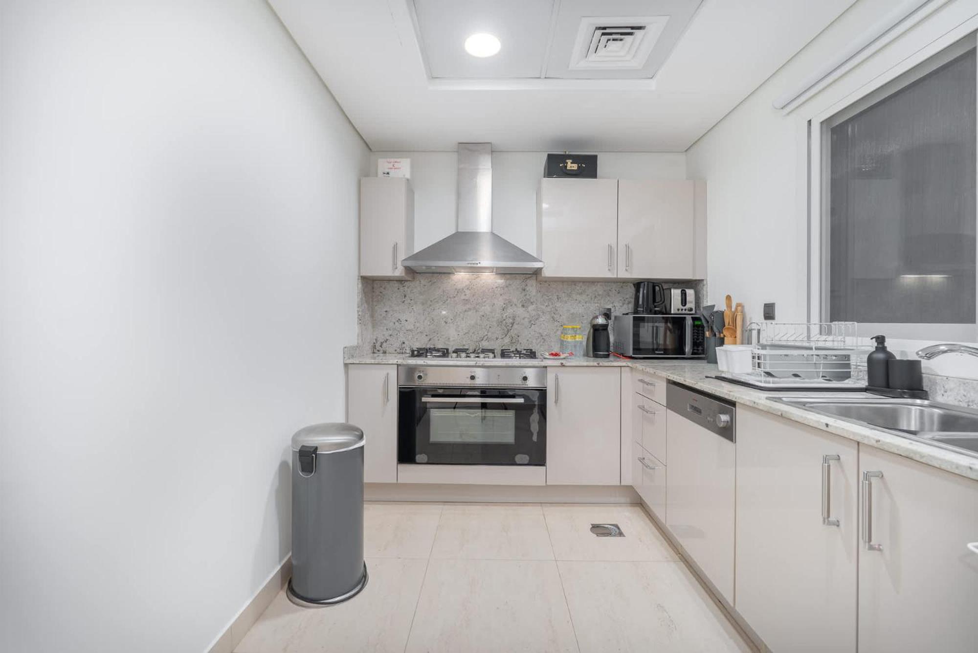 Absolutely Stunning 3 Bedroom In Downtown *