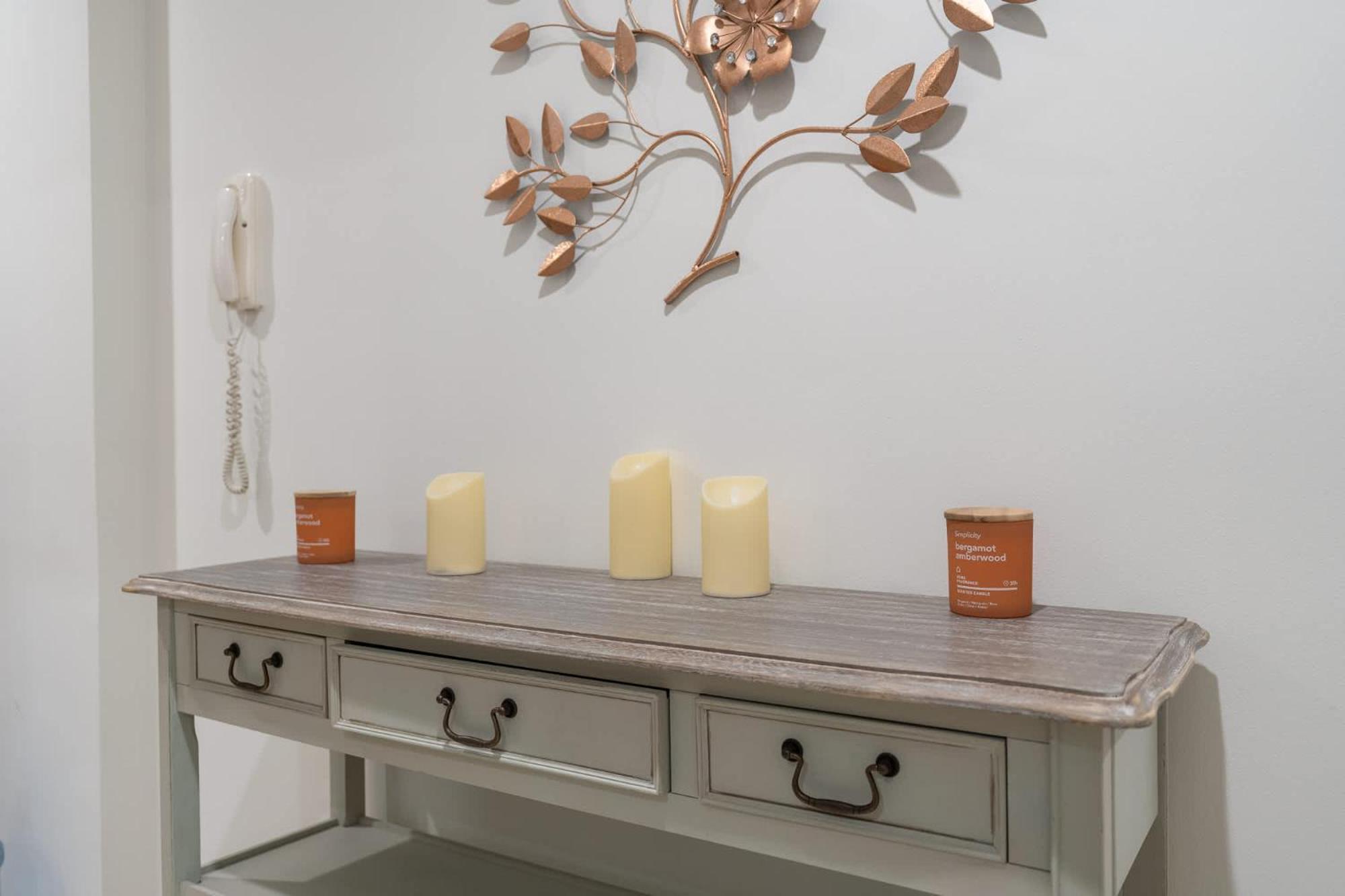 Absolutely Stunning 3 Bedroom In Downtown *
