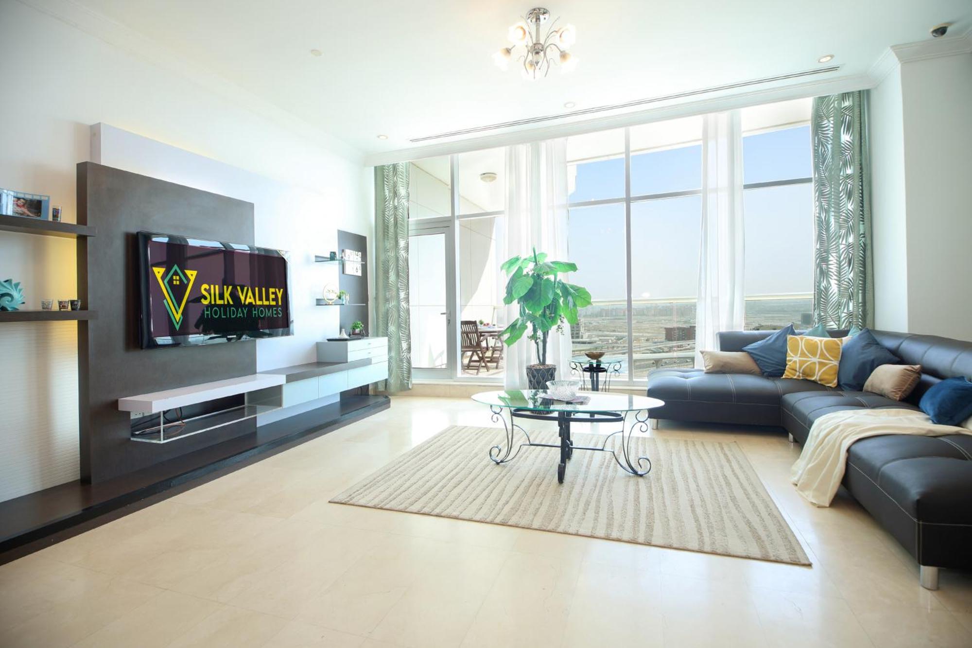 Luxurious 3b With Gorgeous Views