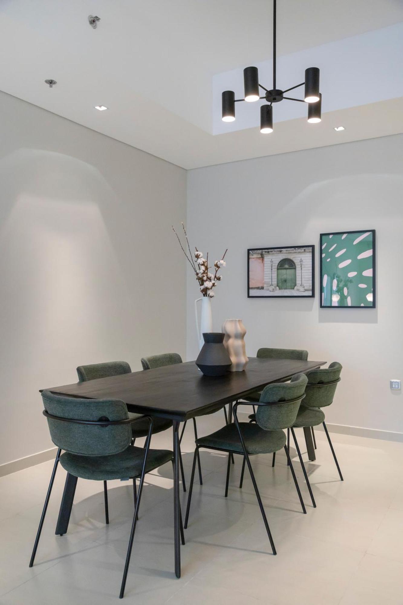 2br Api 1000 Community View Jumeirah *
