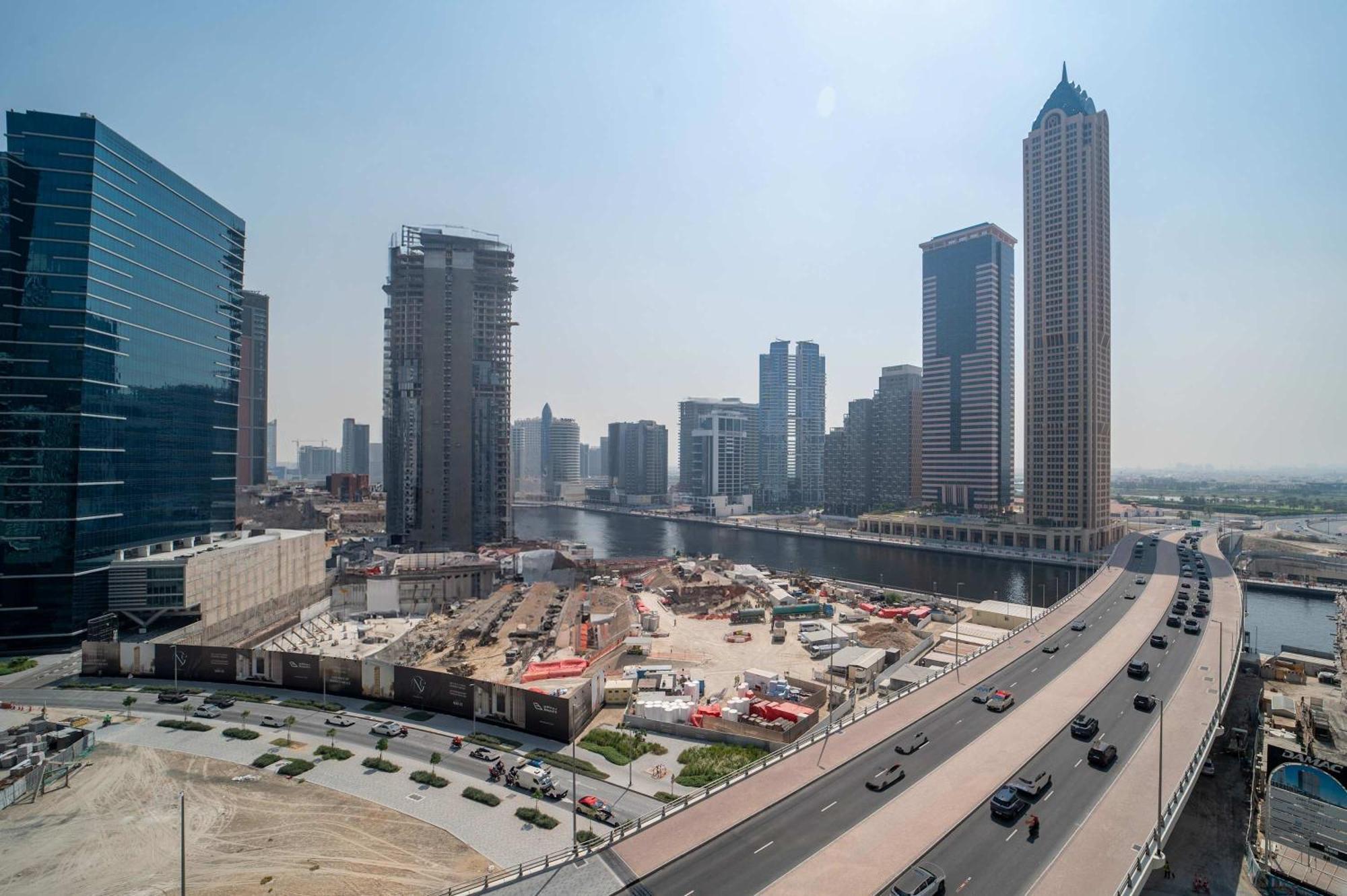 Frank Porter - Zada Tower Apartment