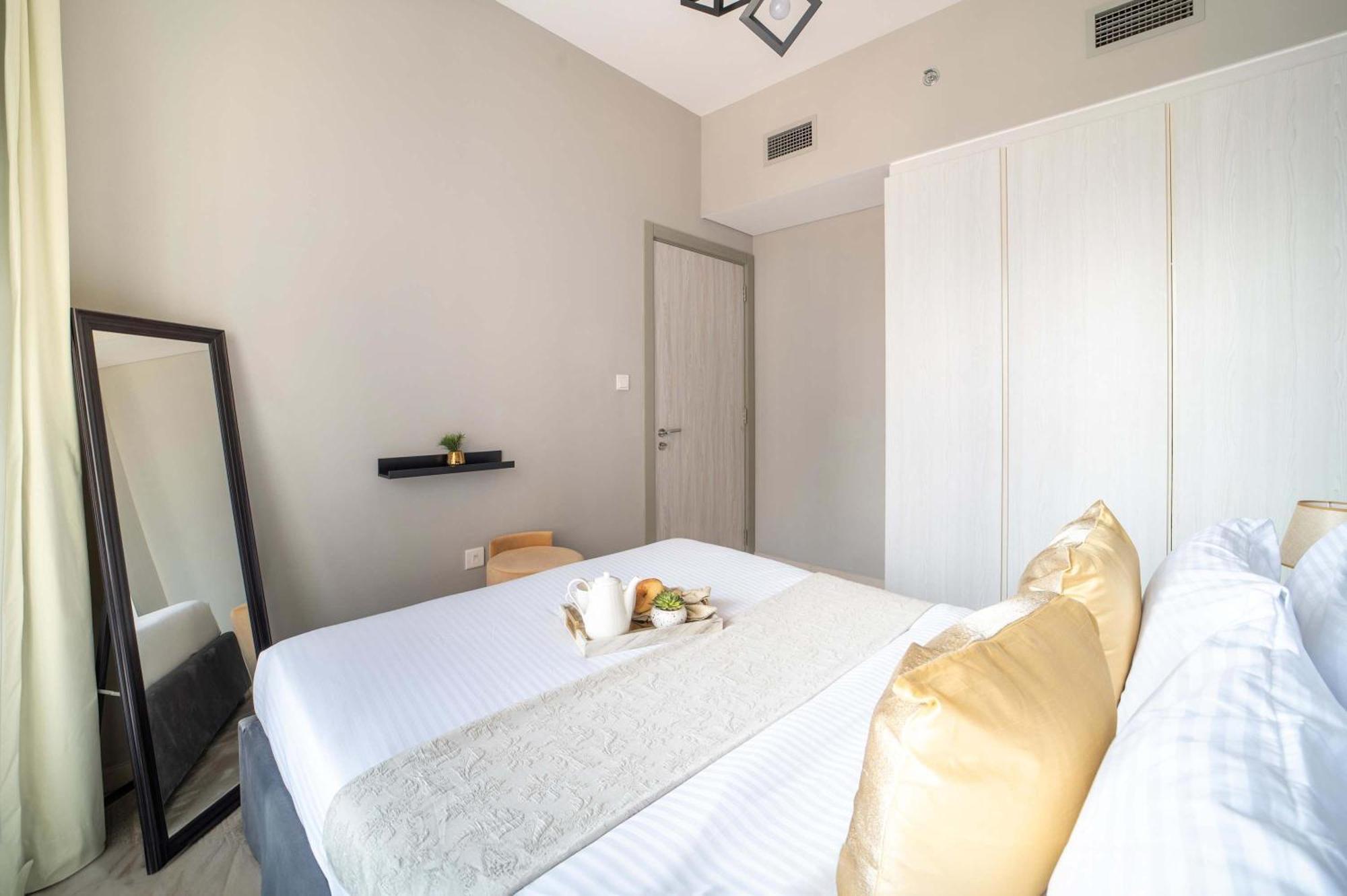 Frank Porter - Zada Tower Apartment