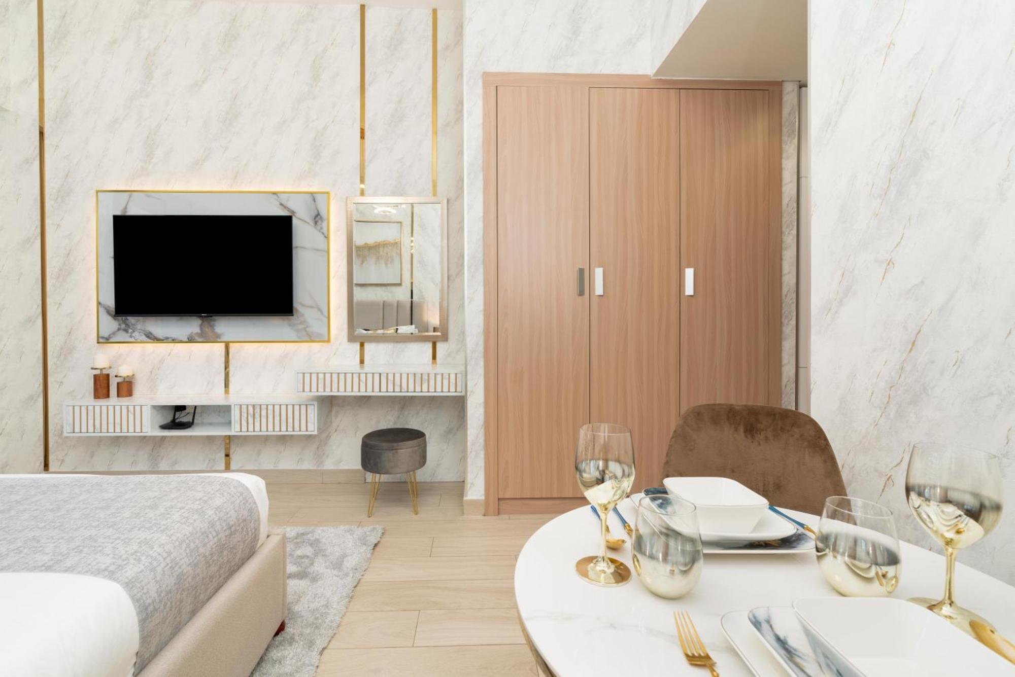 Globalstay Azizi Riviera 34 Apartment *