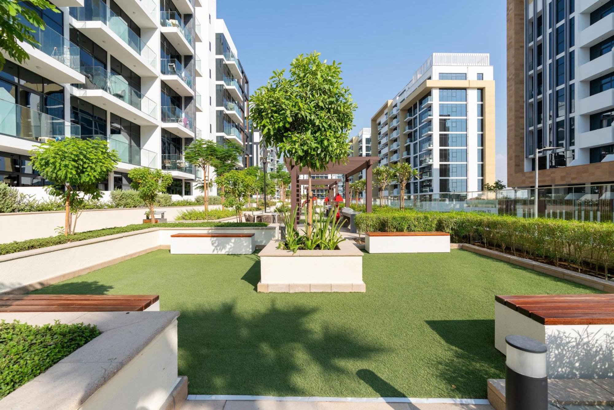 Globalstay Azizi Riviera 34 *