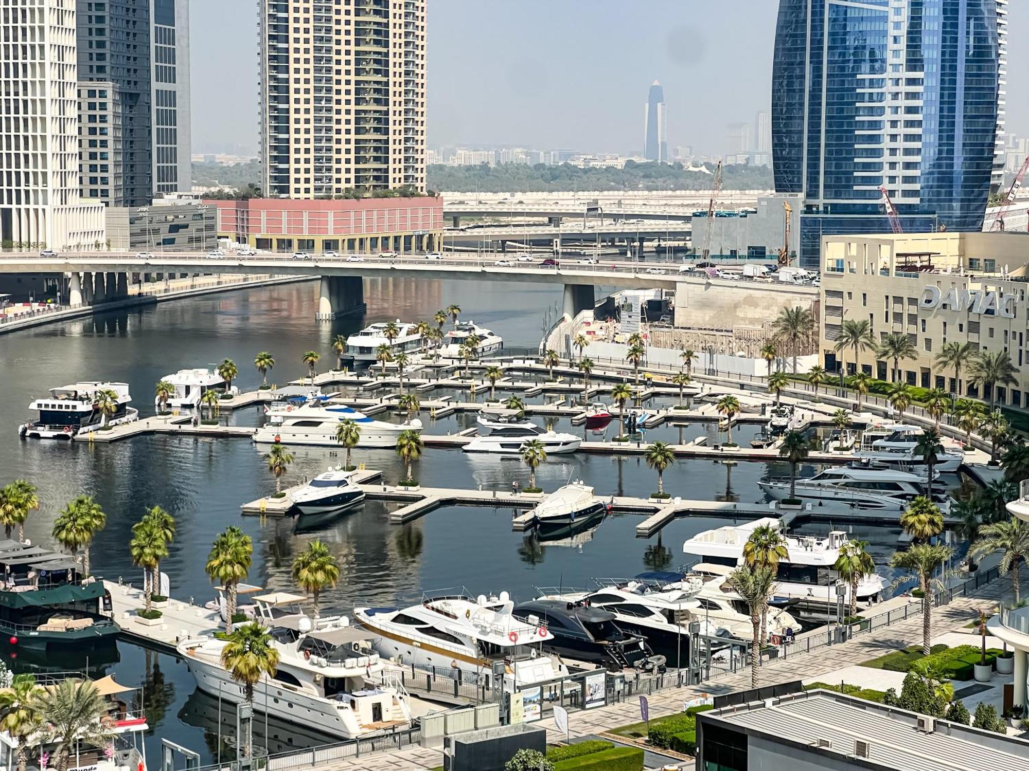 Chic 1-bedroom With Epic Burj Khalifa Views Dubai