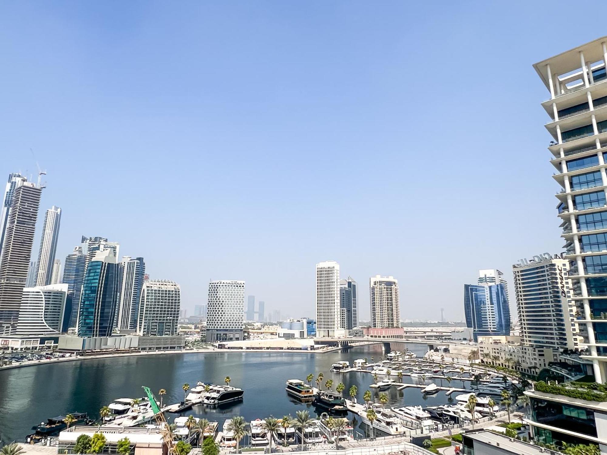 Chic 1-bedroom With Epic Burj Khalifa Views Apartment *