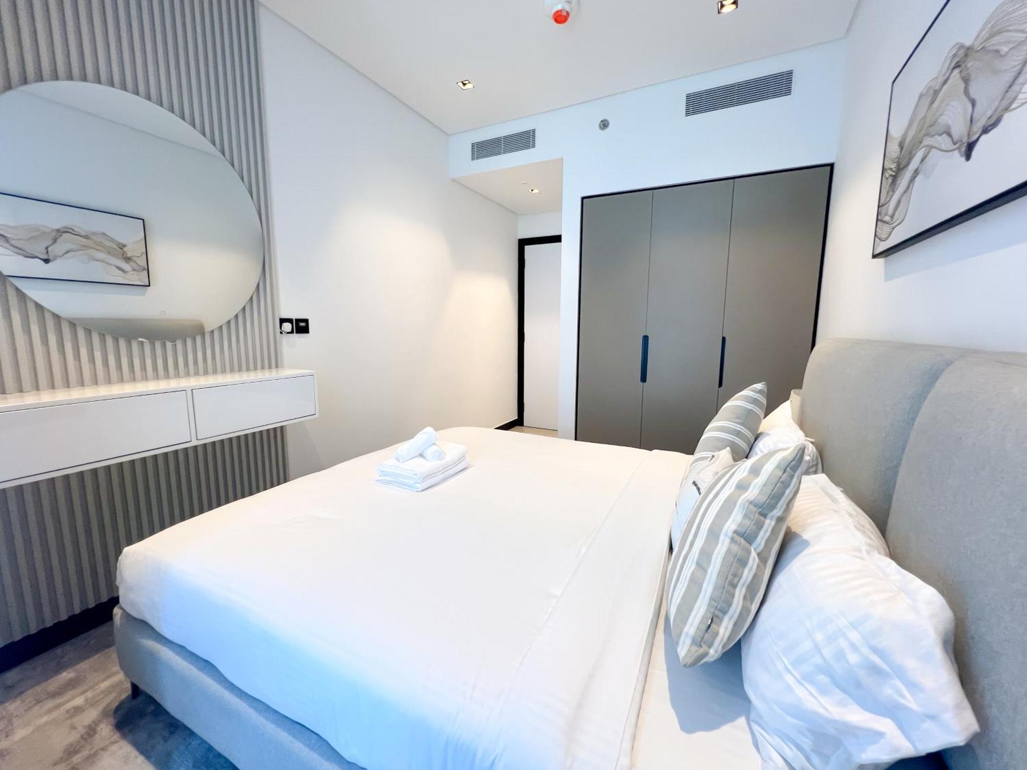 Chic 1-bedroom With Epic Burj Khalifa Views Dubai