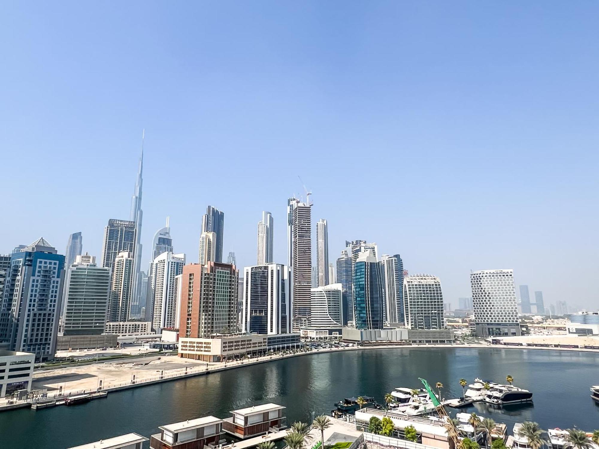 Chic 1-bedroom With Epic Burj Khalifa Views Dubai