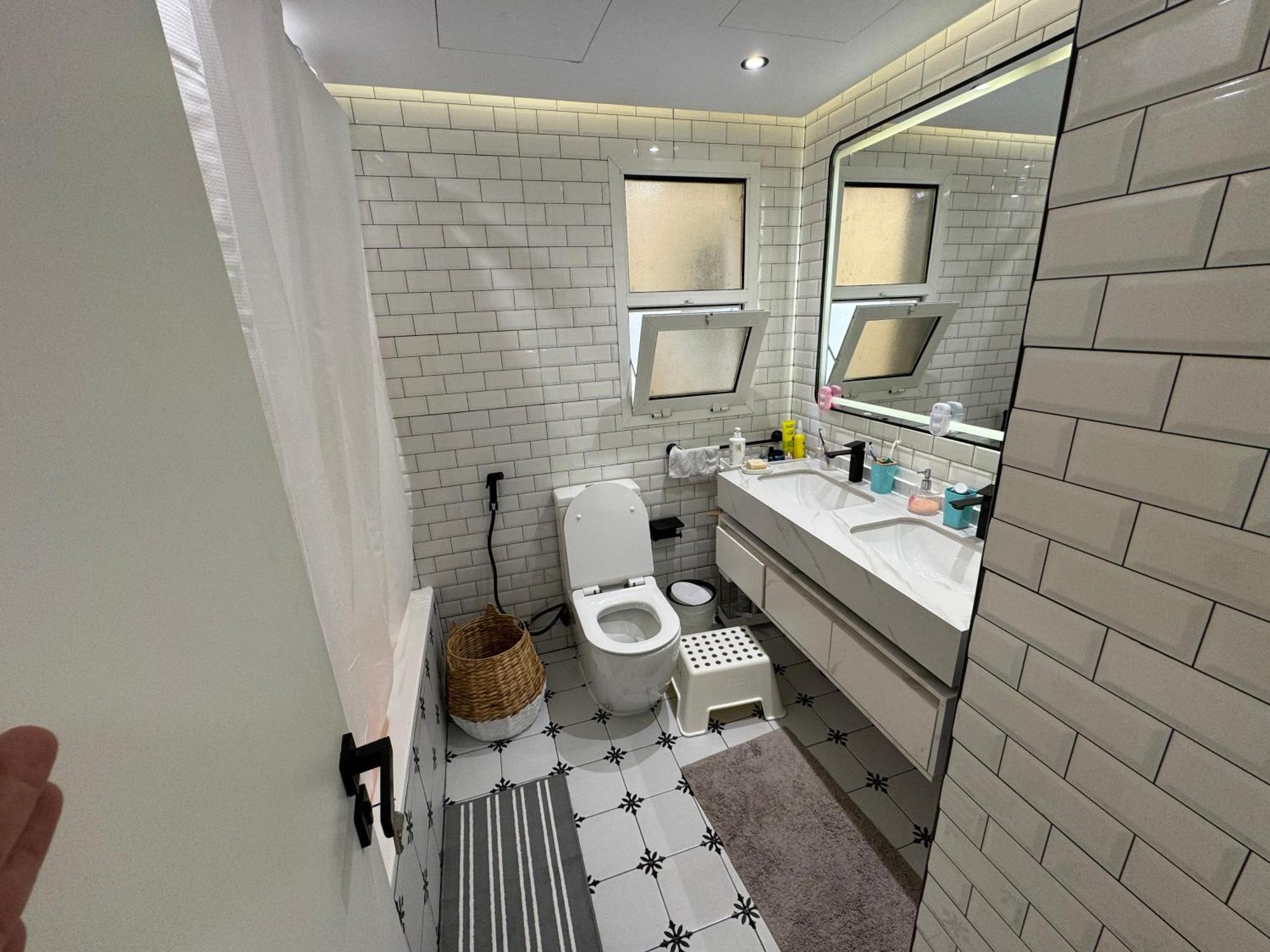 Lovely Brand New 3 Bedroom With Maids Apartment *