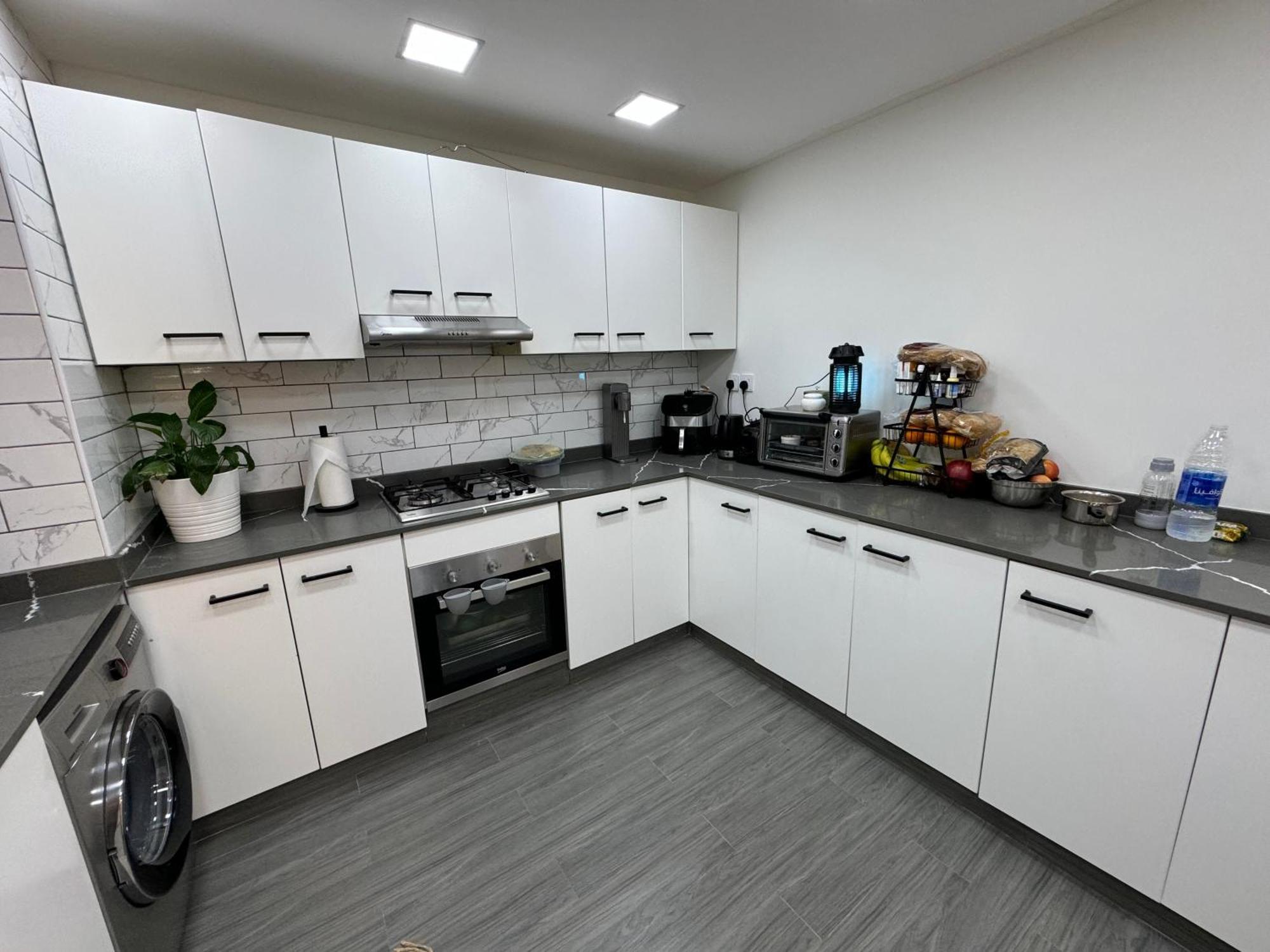 Apartment Lovely Brand New 3 Bedroom With Maids Dubai