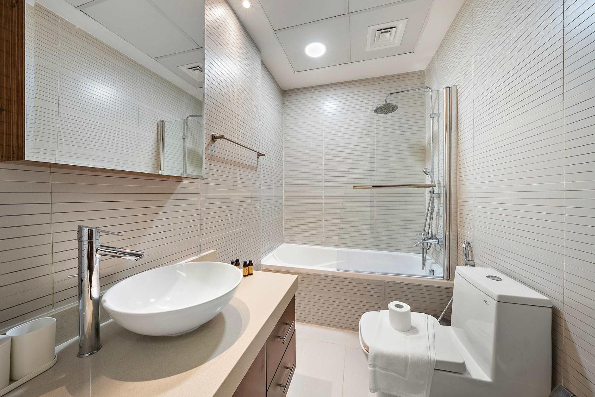 Apartment Silkhaus New And Stylish 2br In Marina Dubai