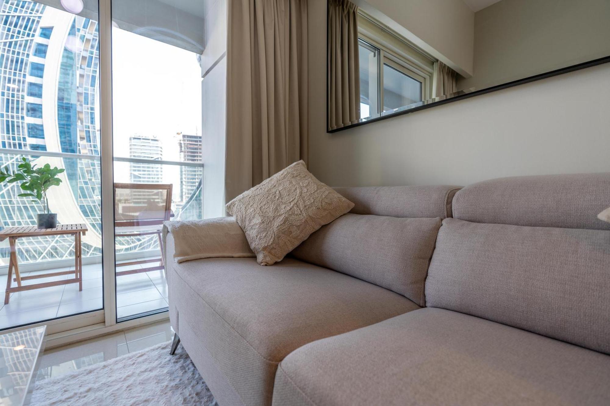 Apartment Fascinating 1 Bedroom At Vera Dubai