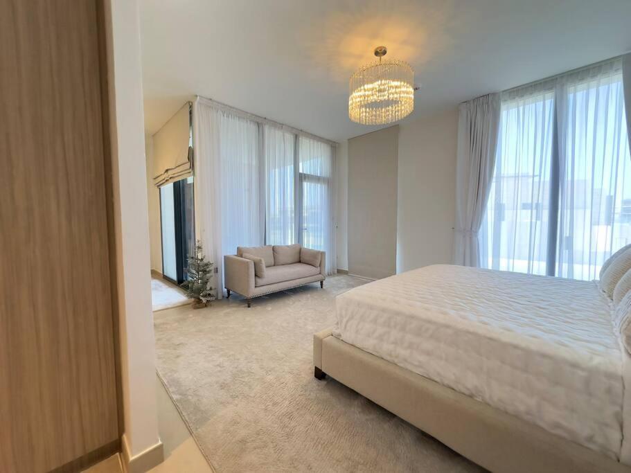 Luxury & Stunning Family Villa-dubai Hills Estate Villa