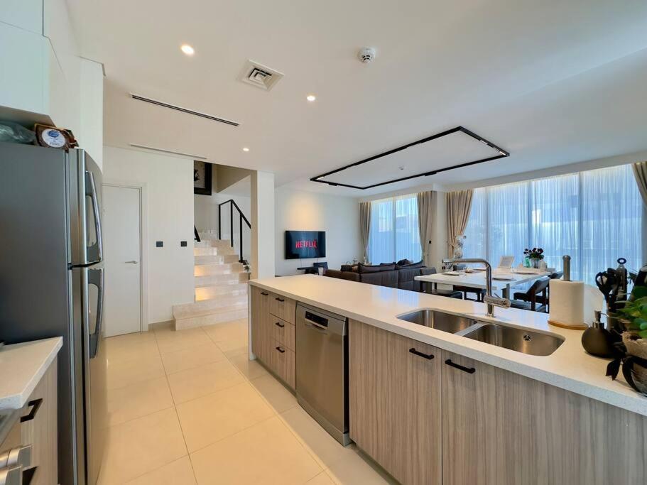 Villa Luxury & Stunning Family Villa-dubai Hills Estate Dubai