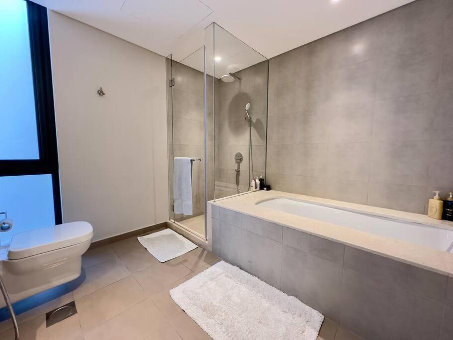 Luxury & Stunning Family Villa-dubai Hills Estate Villa