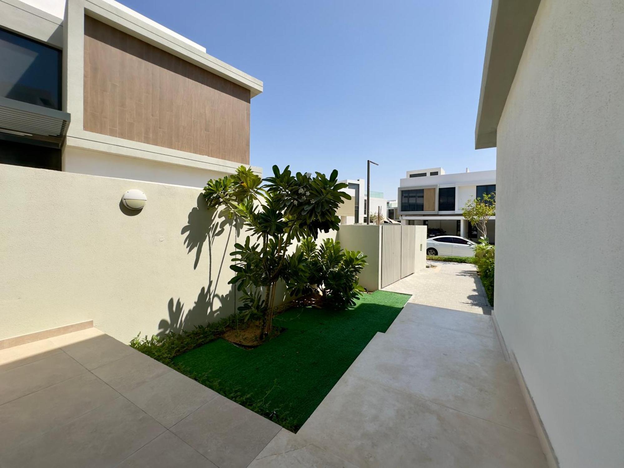Luxury & Stunning Family Villa-dubai Hills Estate Villa *