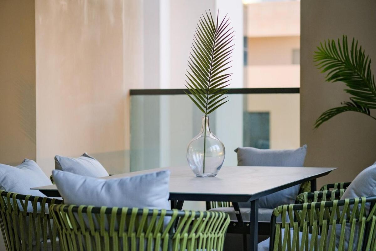 Luxurious 2-bedroom Escape With Burj Khalifa Views At Act One In Downtown Apartment *
