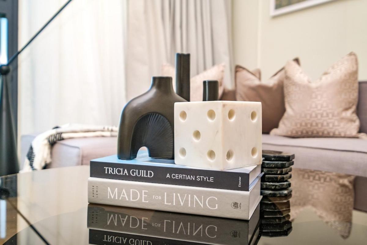Luxurious 2-bedroom Escape With Burj Khalifa Views At Act One In Downtown *
