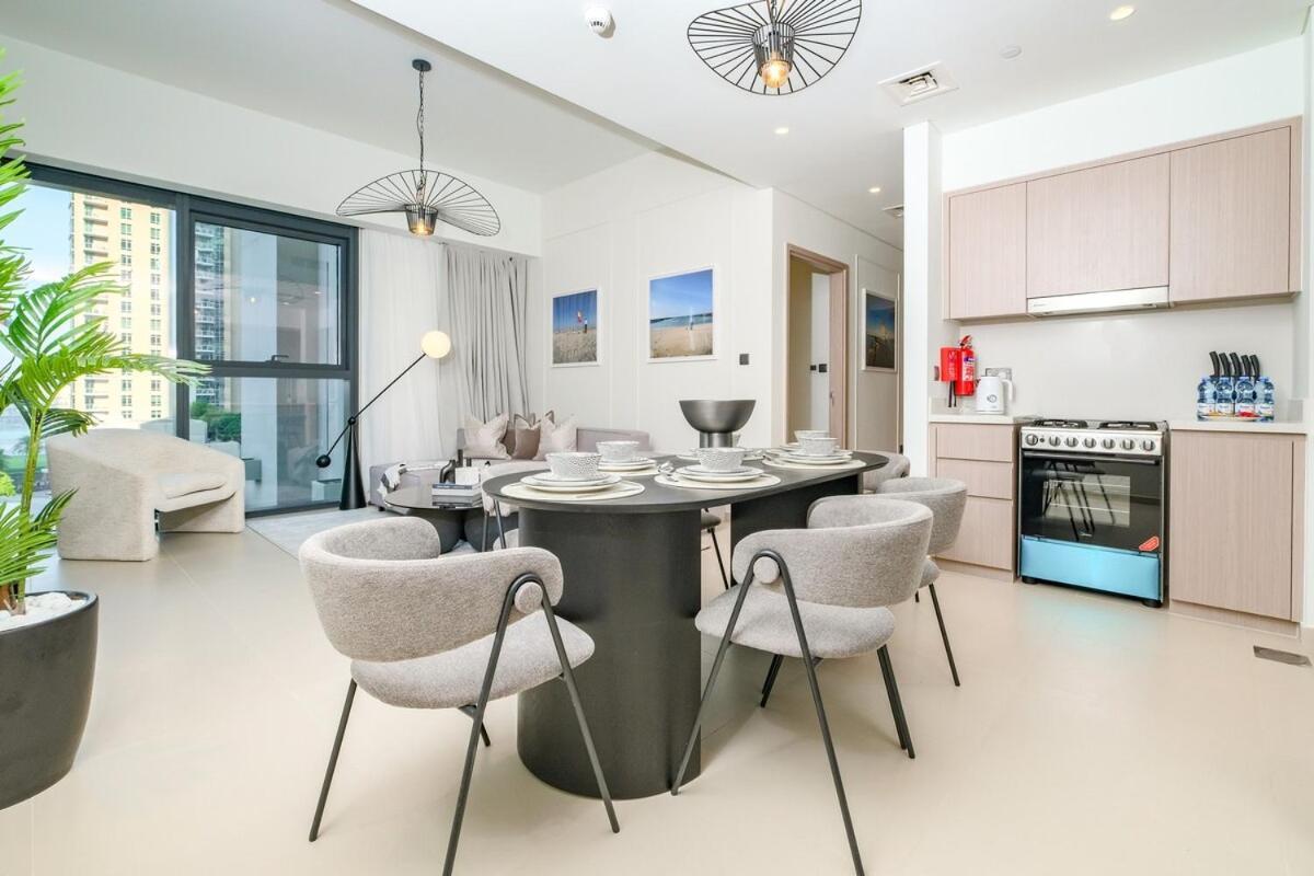Luxurious 2-bedroom Escape With Burj Khalifa Views At Act One In Downtown * Dubai