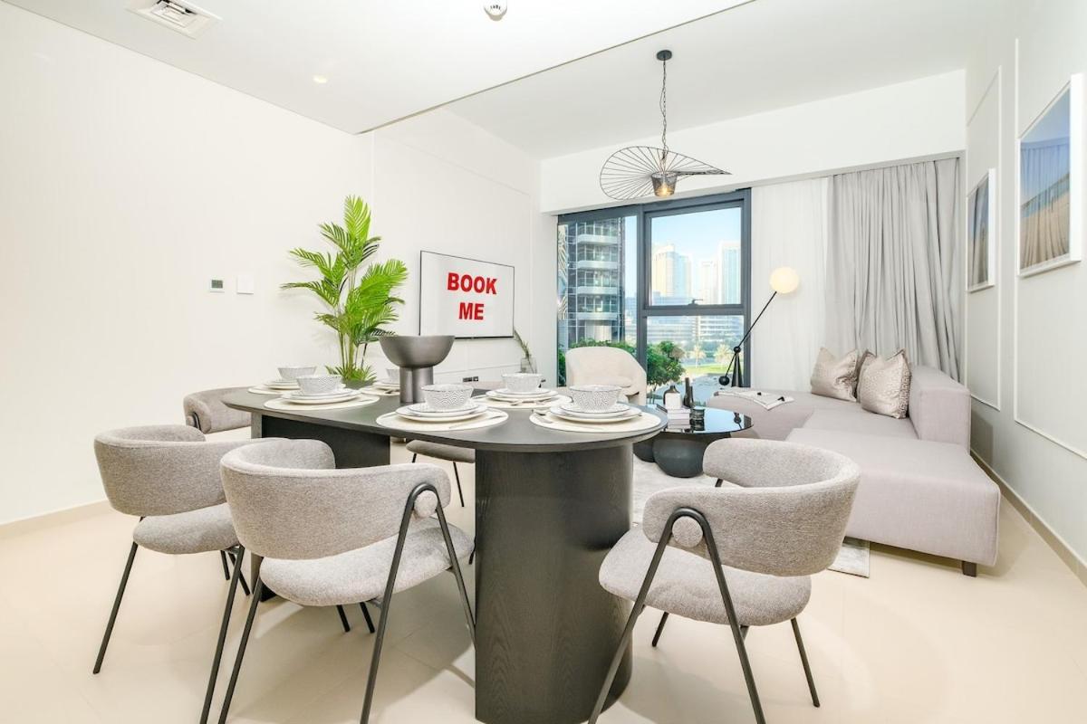 Luxurious 2-bedroom Escape With Burj Khalifa Views At Act One In Downtown *