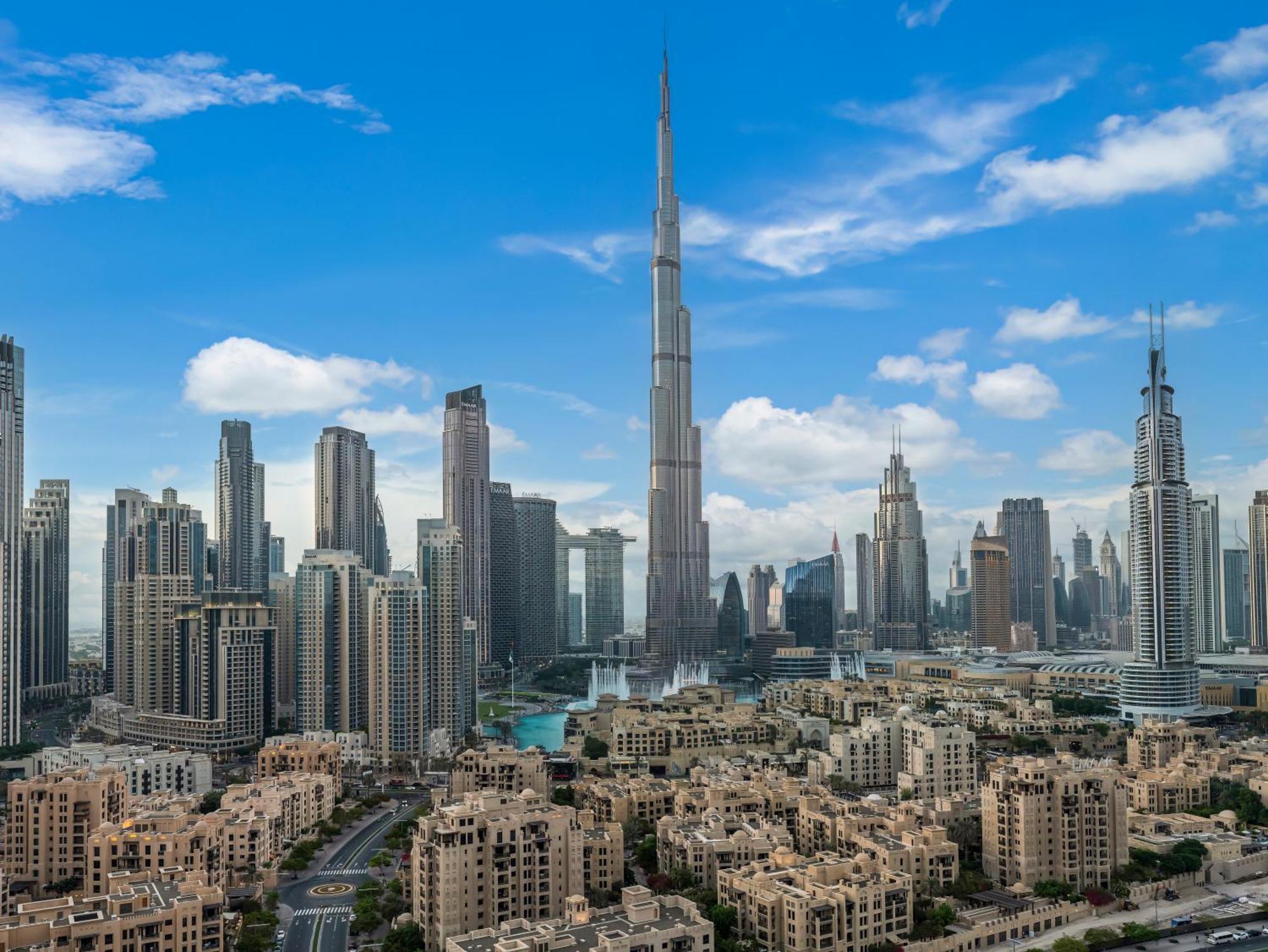 Apartment Elegant 1 Bedroom I Burj Khalifa & Fountain Views I Free Gym, Pool, Wi-fi, Parking & Ps5 I By Skyline Serenity