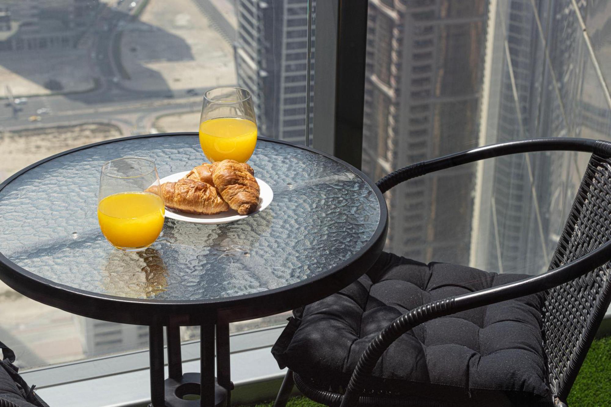 64th Floor Highest Downtown Infinity Pool Burj Khalifa View Dubai