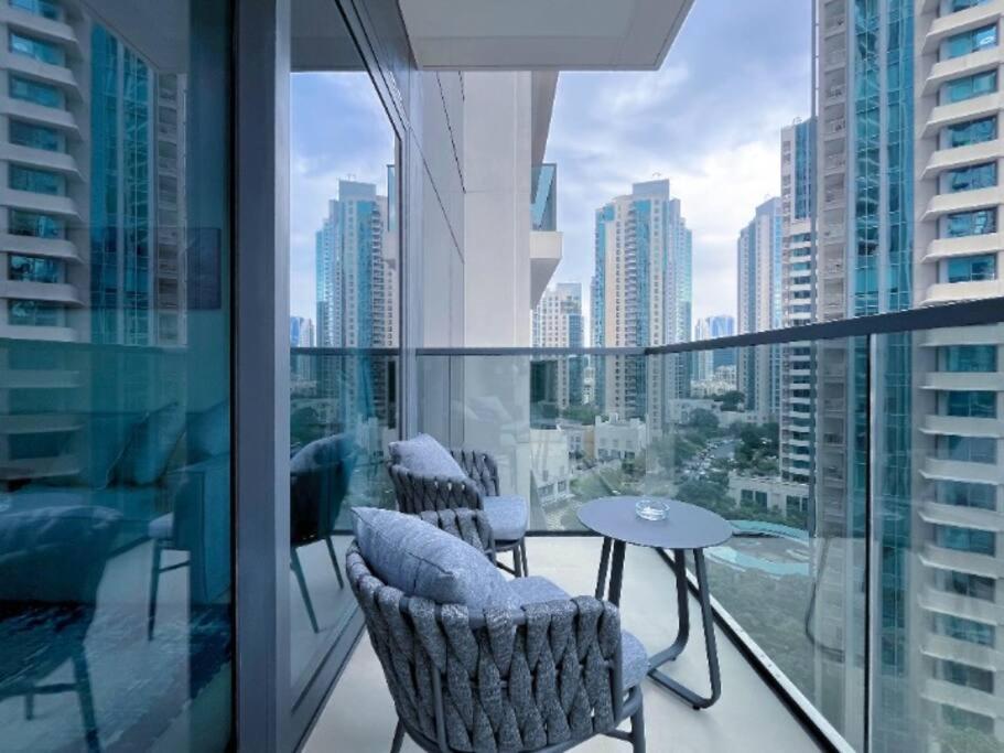 The Signature-step To Burjkhalifa-actone-1br Apartment Dubai