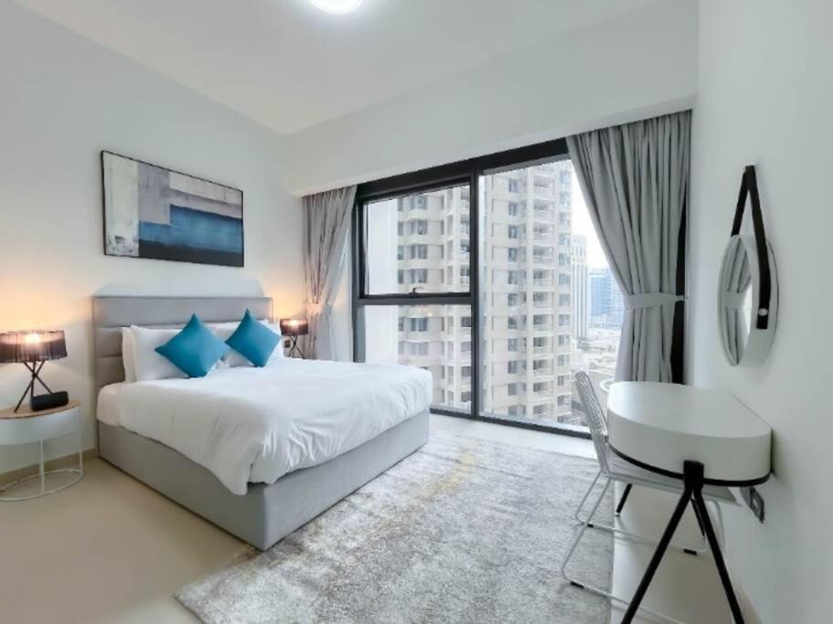 The Signature-step To Burjkhalifa-actone-1br Dubai