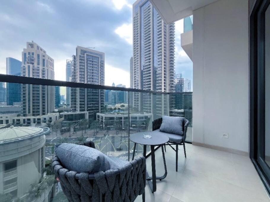 The Signature-step To Burjkhalifa-actone-1br Apartment Dubai