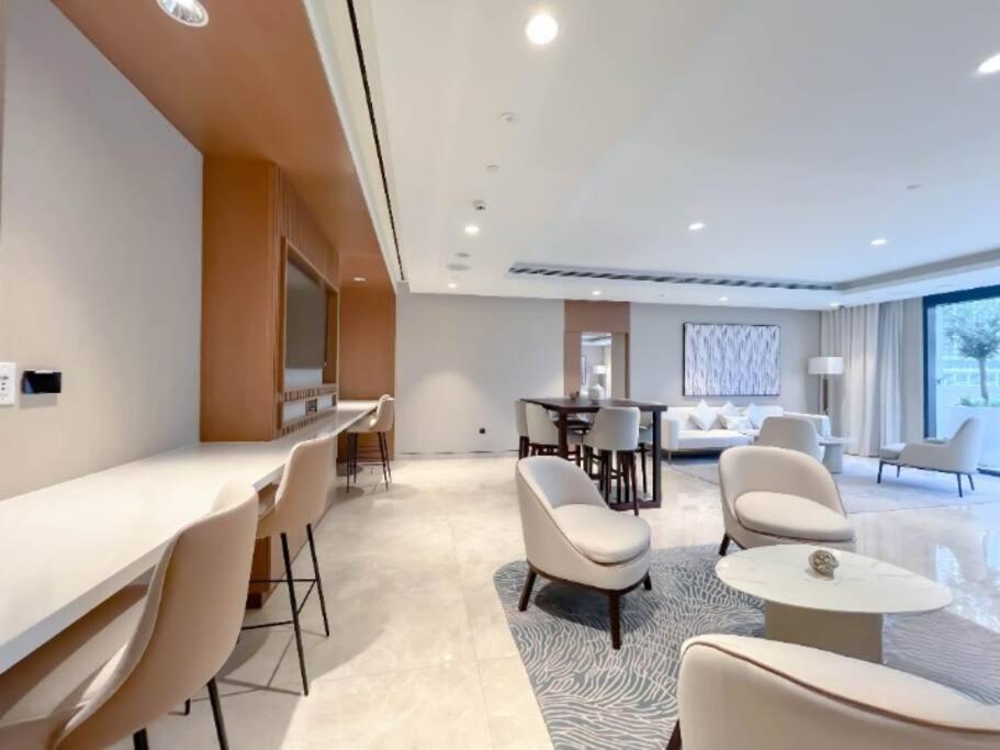 The Signature-step To Burjkhalifa-actone-1br *