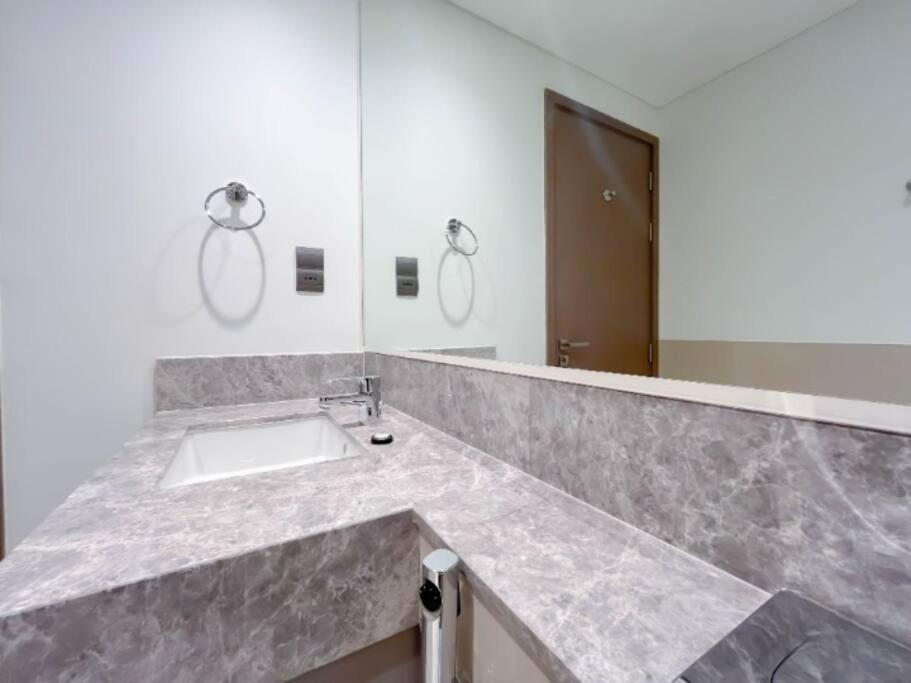 Apartment The Signature-step To Burjkhalifa-actone-1br *