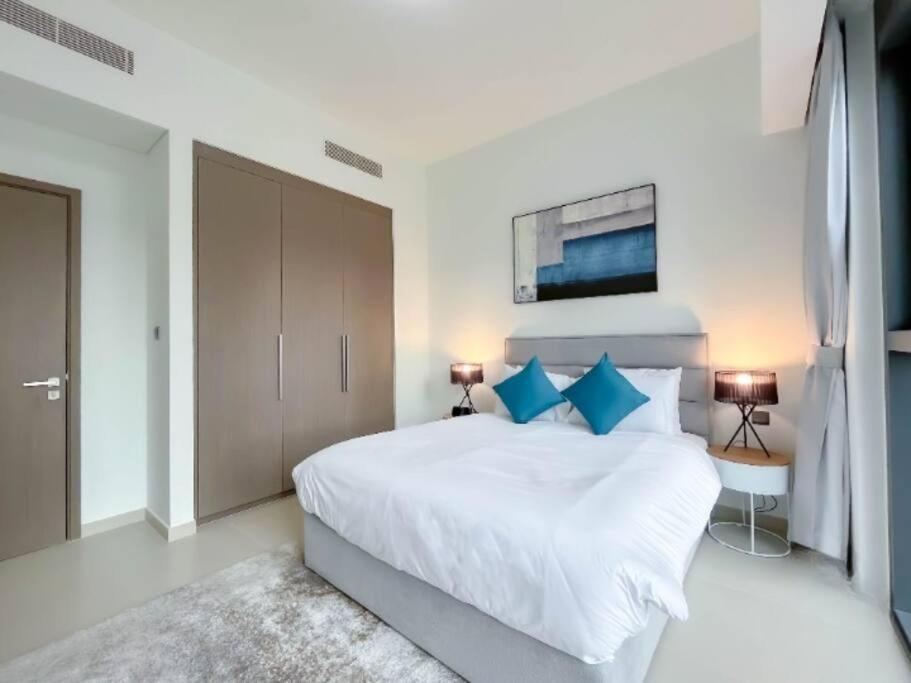 The Signature-step To Burjkhalifa-actone-1br Dubai