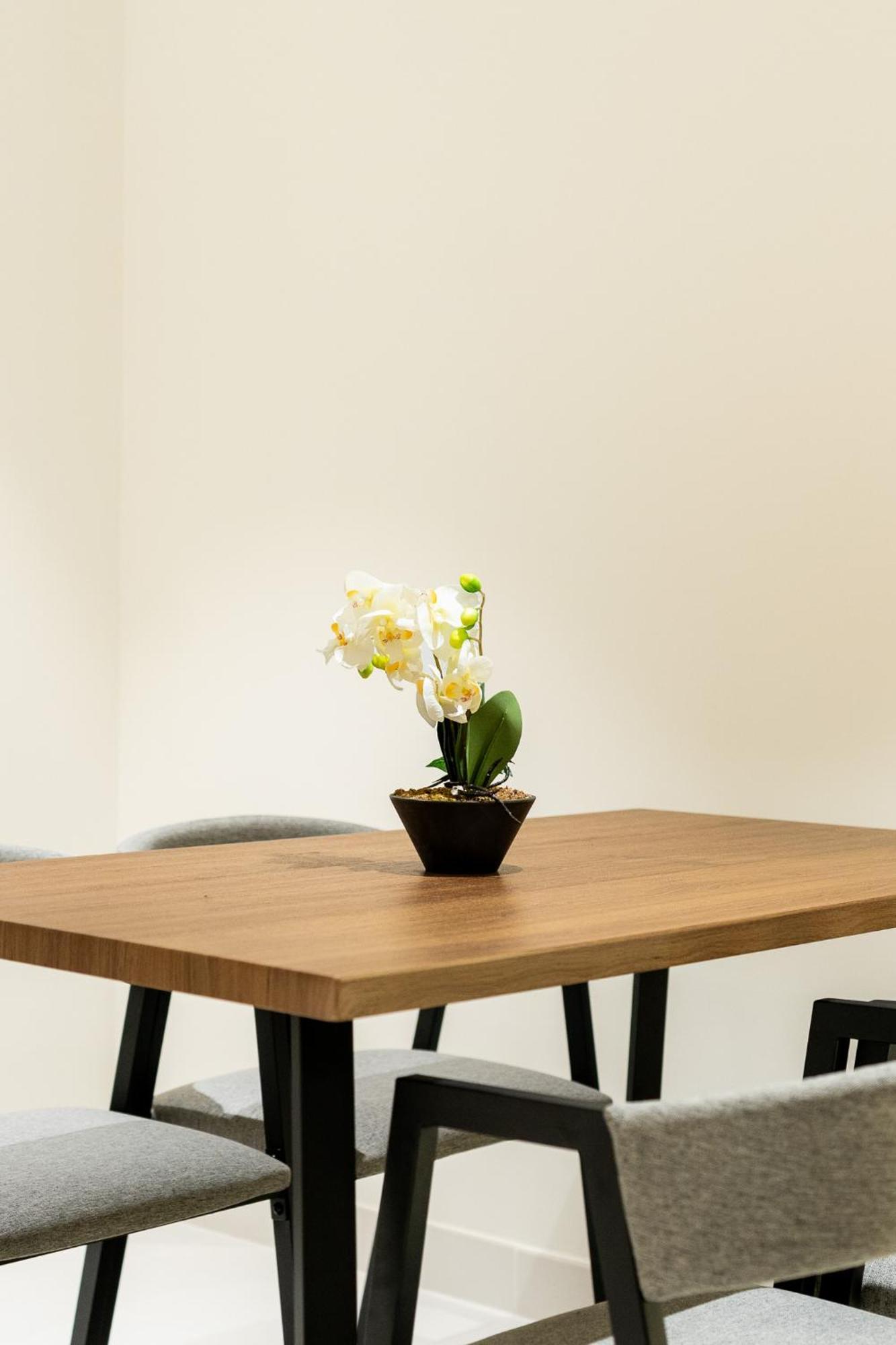 Citihome - 1br In Marina Vista At Front
