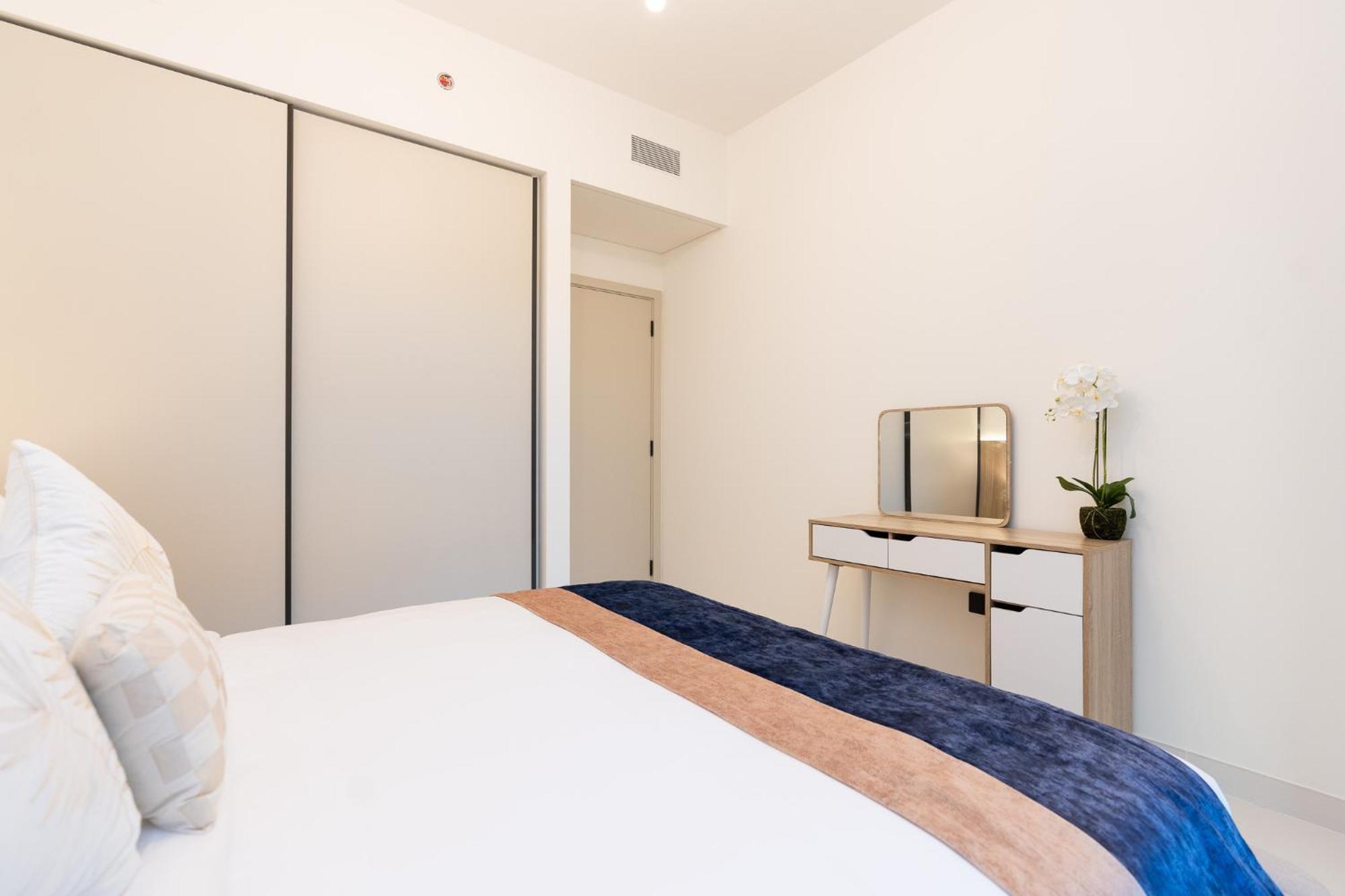Citihome - 1br In Marina Vista At Front Apartment