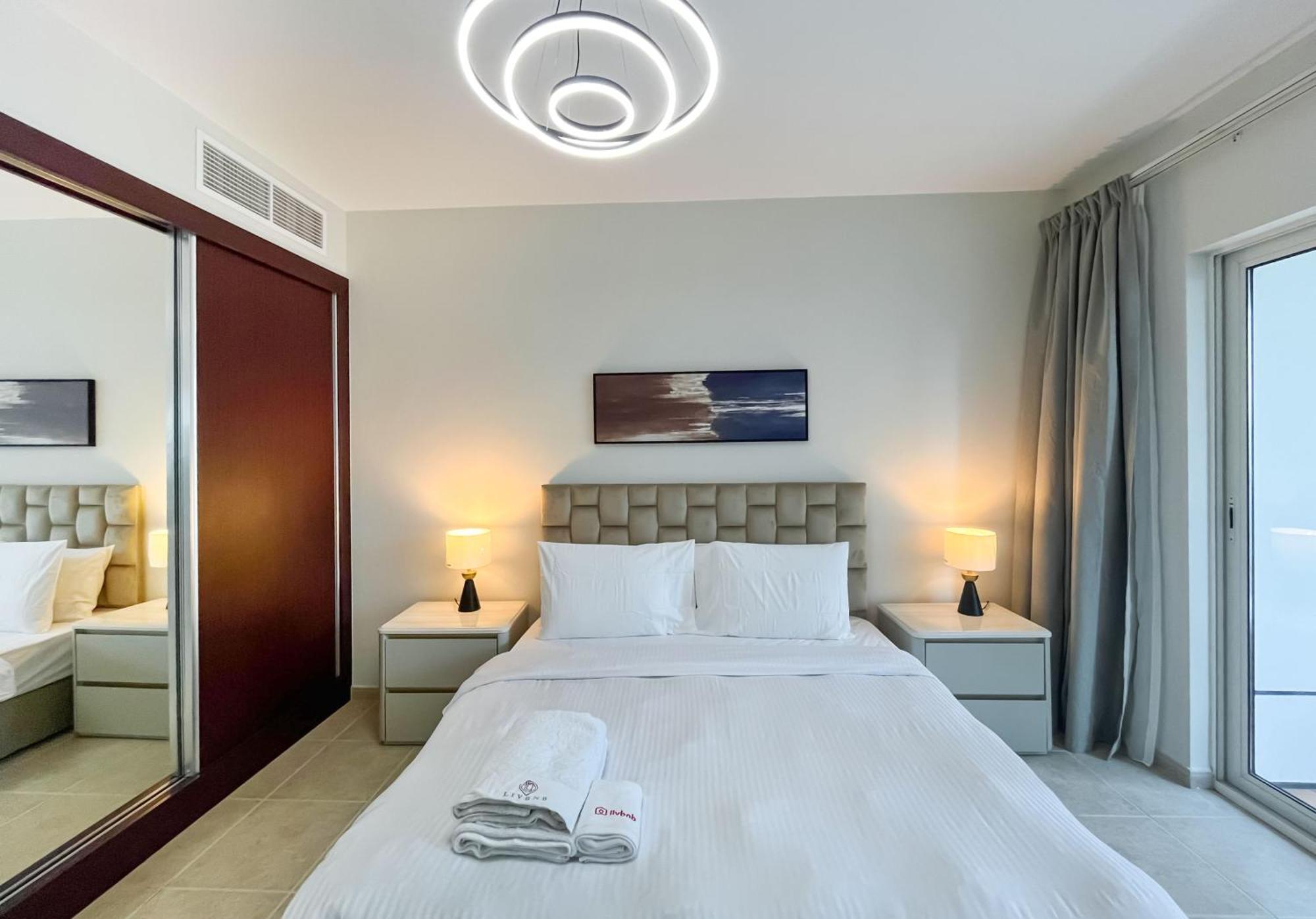Livbnb-high Rise 1br With Balcony Near Barasti *