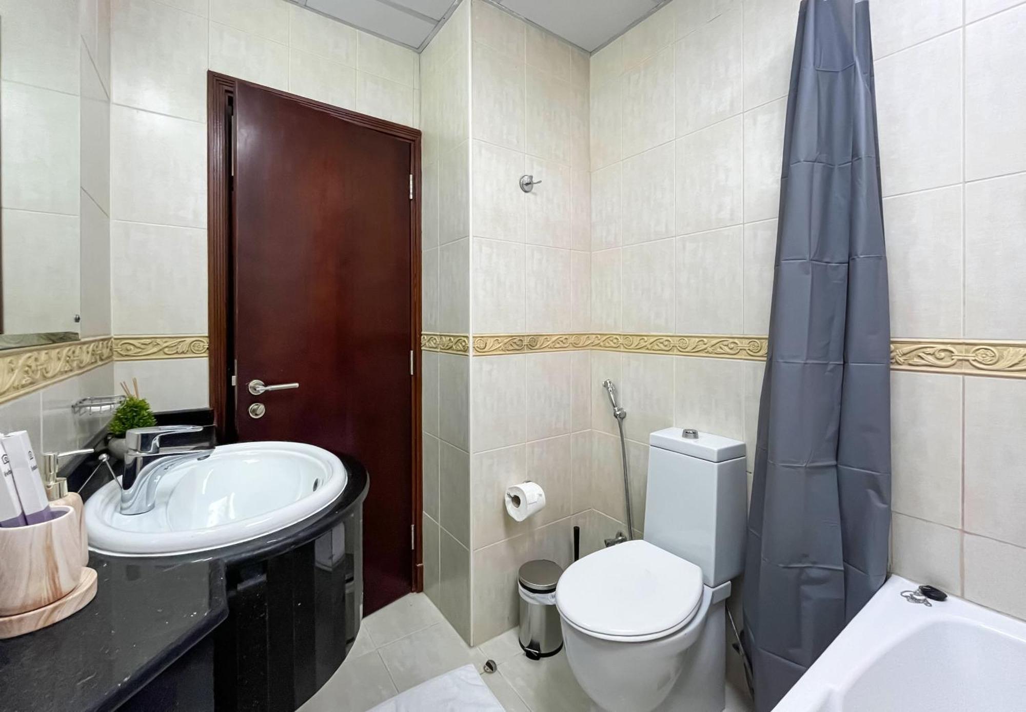 Livbnb-high Rise 1br With Balcony Near Barasti Apartment Dubai