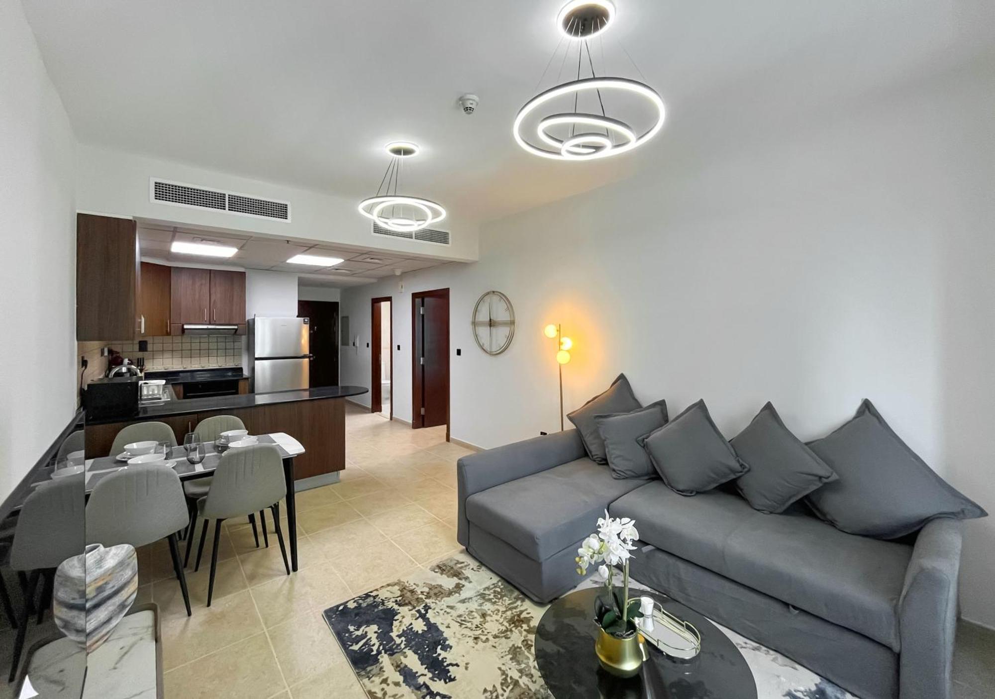 Livbnb-high Rise 1br With Balcony Near Barasti Apartment