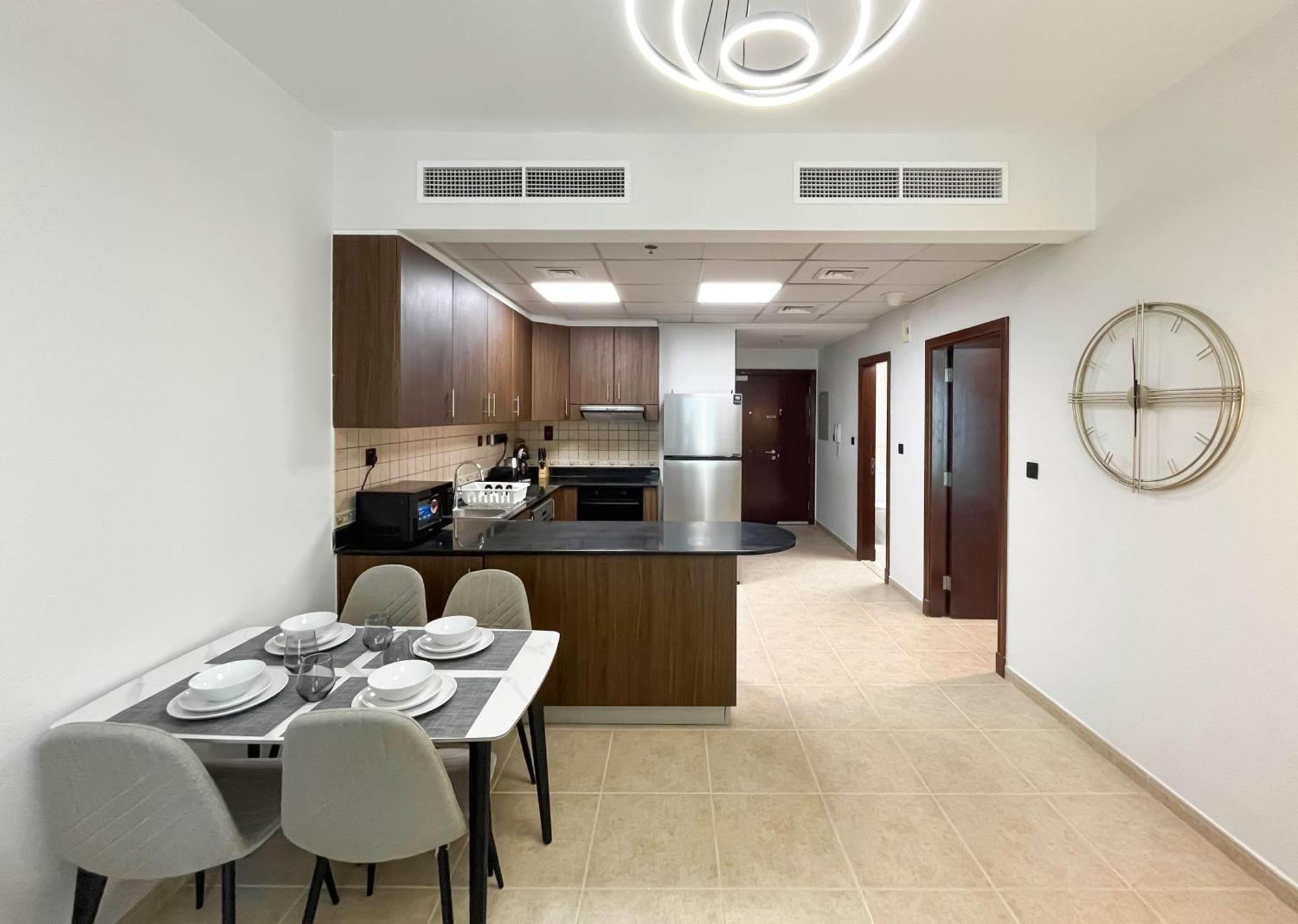 Livbnb-high Rise 1br With Balcony Near Barasti * Dubai