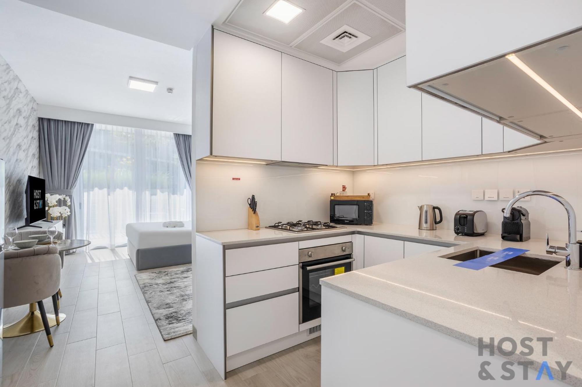 Charming In Luma 22, Jumeirah Village Circle Apartment Dubai