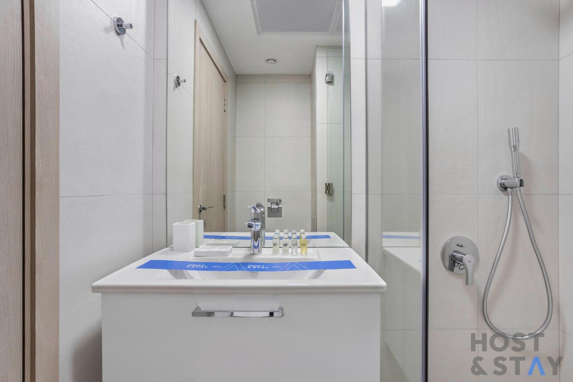 Charming In Luma 22, Jumeirah Village Circle Apartment Dubai