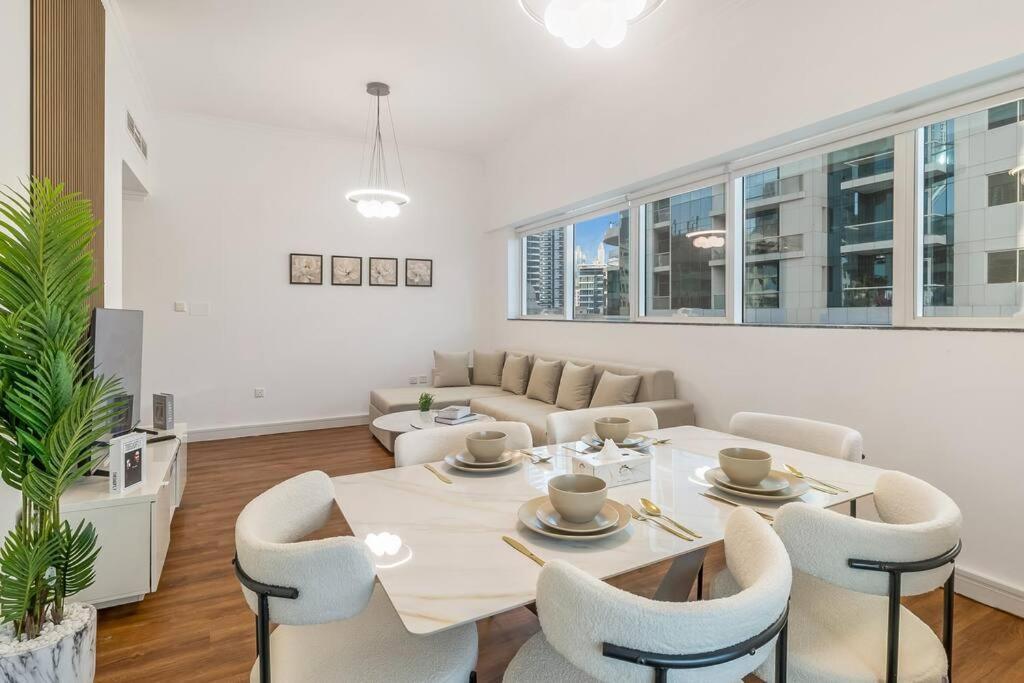 Stunning 2br In The Heart Of Marina Apartment Dubai